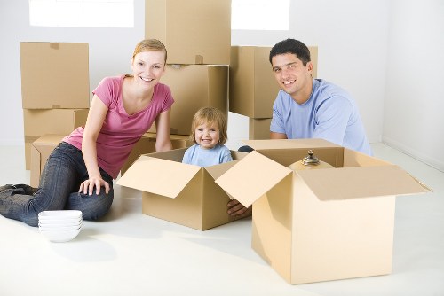 Risk assessment and secured loading inside a moving van