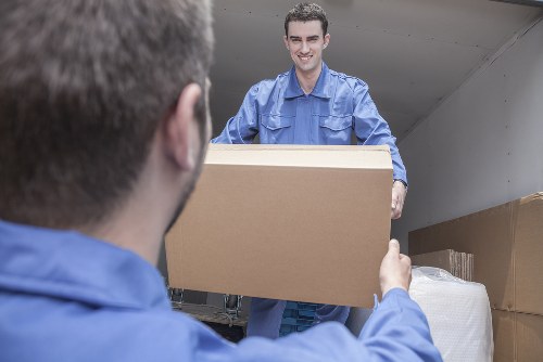 Removal truck hire service in Coventgarden for local moving and transport needs
