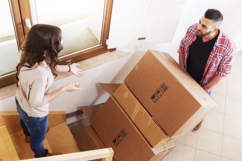Local removalists planning a move around Coventgarden access